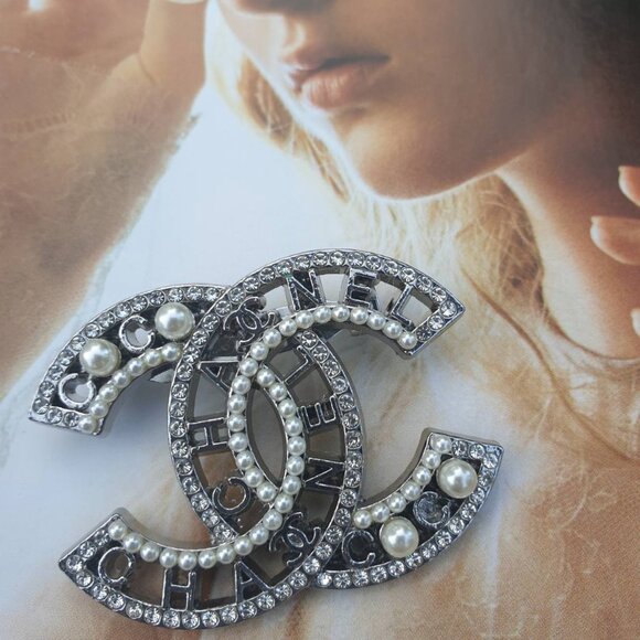 Silver Metal Crystals Pearls Brooch Pin Fashion Women Casual Formal Jewelry Gift - Picture 3 of 4